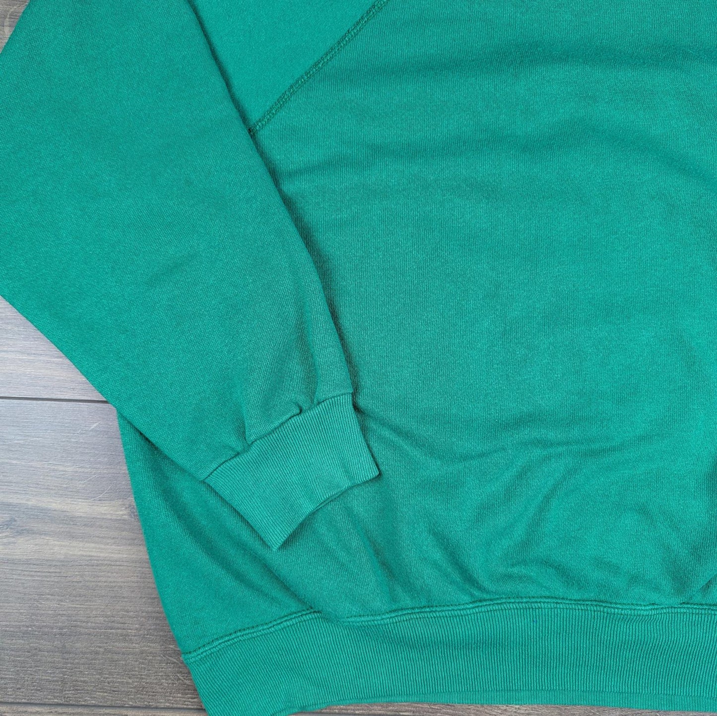 90s Vintage Peace on Earth Christmas Tree Jumper Sweatshirt Size XL