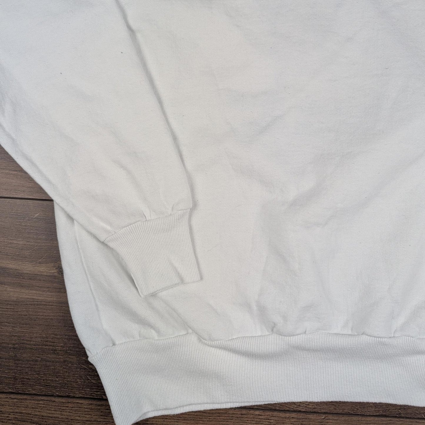 White Vintage 90s Embroidered Angels Christmas Jumper Sweatshirt Size M