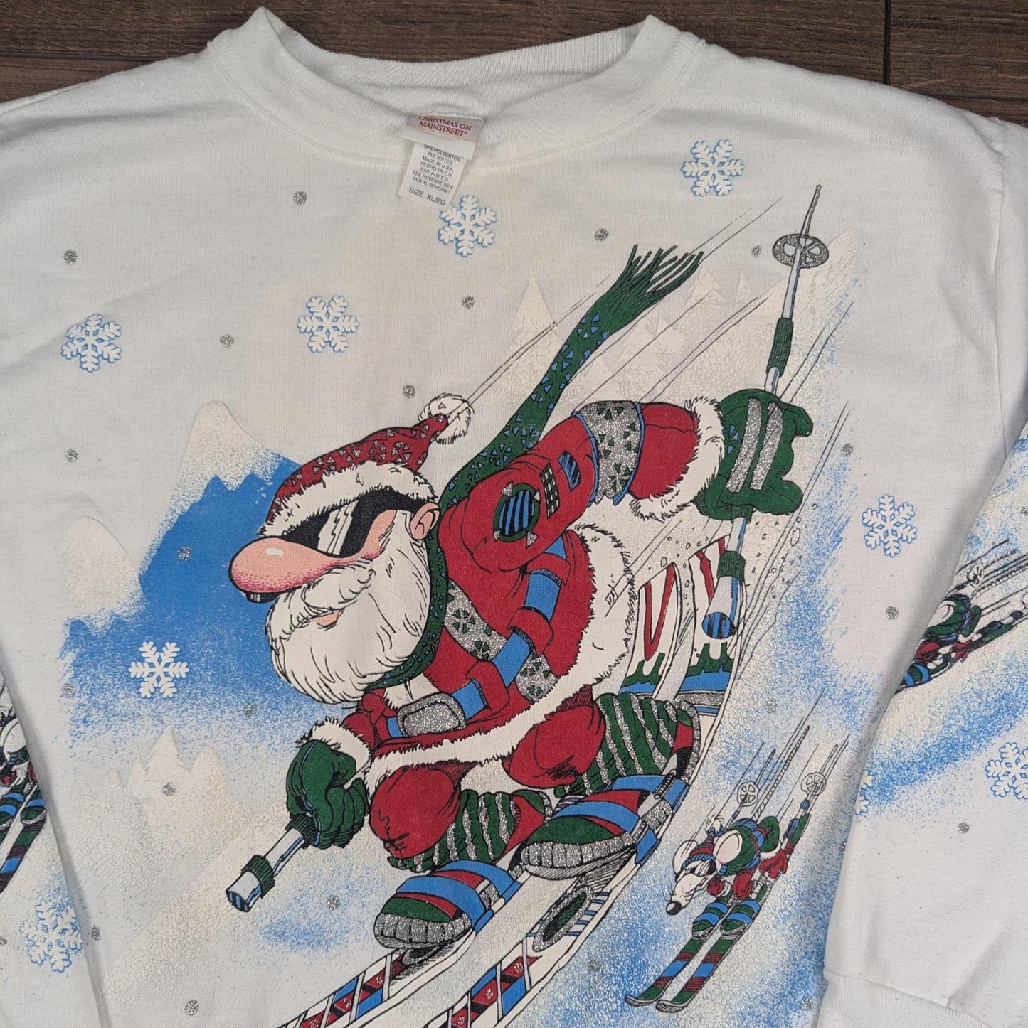 Vintage Skiing Santa White Christmas Jumper Sweatshirt Size XL