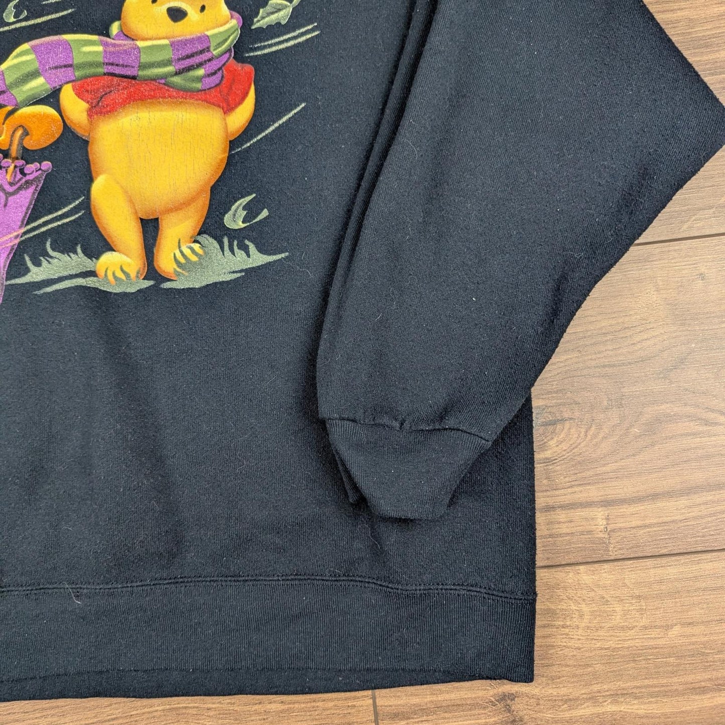 2000s Vintage Winnie the Pooh Tigger Black Graphic Sweatshirt Size L/XL