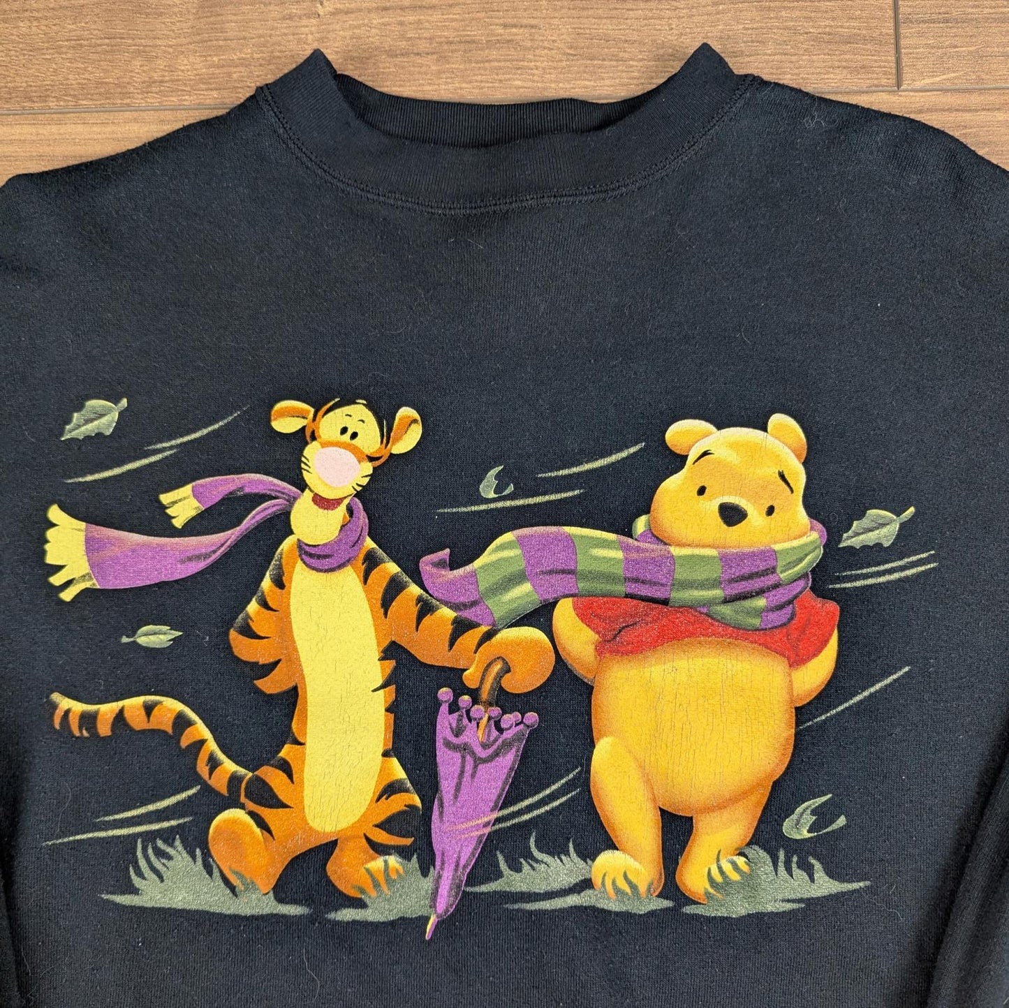 2000s Vintage Winnie the Pooh Tigger Black Graphic Sweatshirt Size L/XL