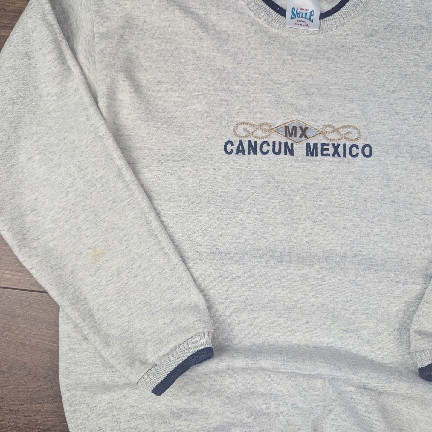 1990s Vintage Souvenir Cancun Mexico Sweatshirt Size M