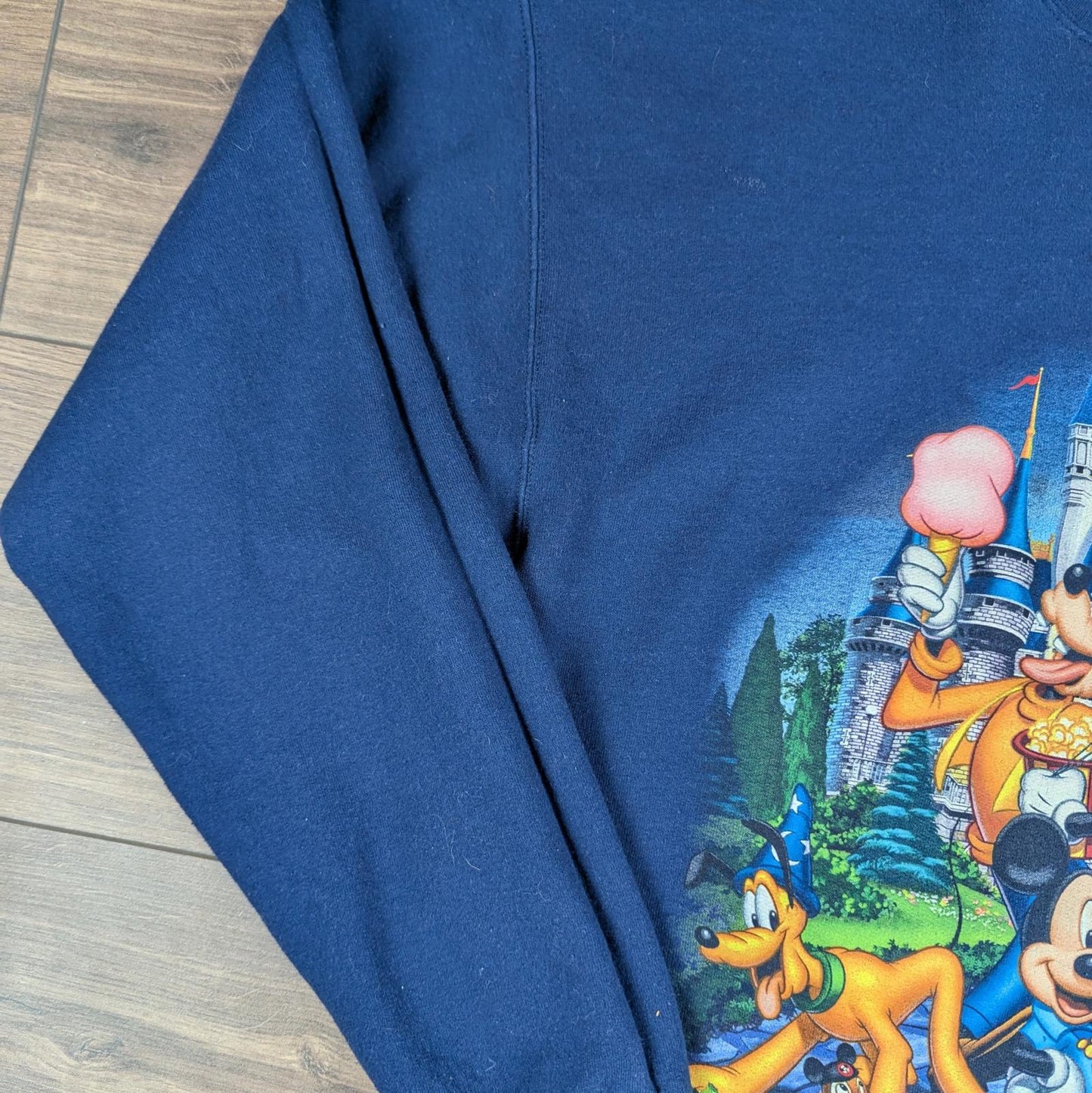 Navy Retro Walt Disney World Hanes Graphic Sweatshirt Size M