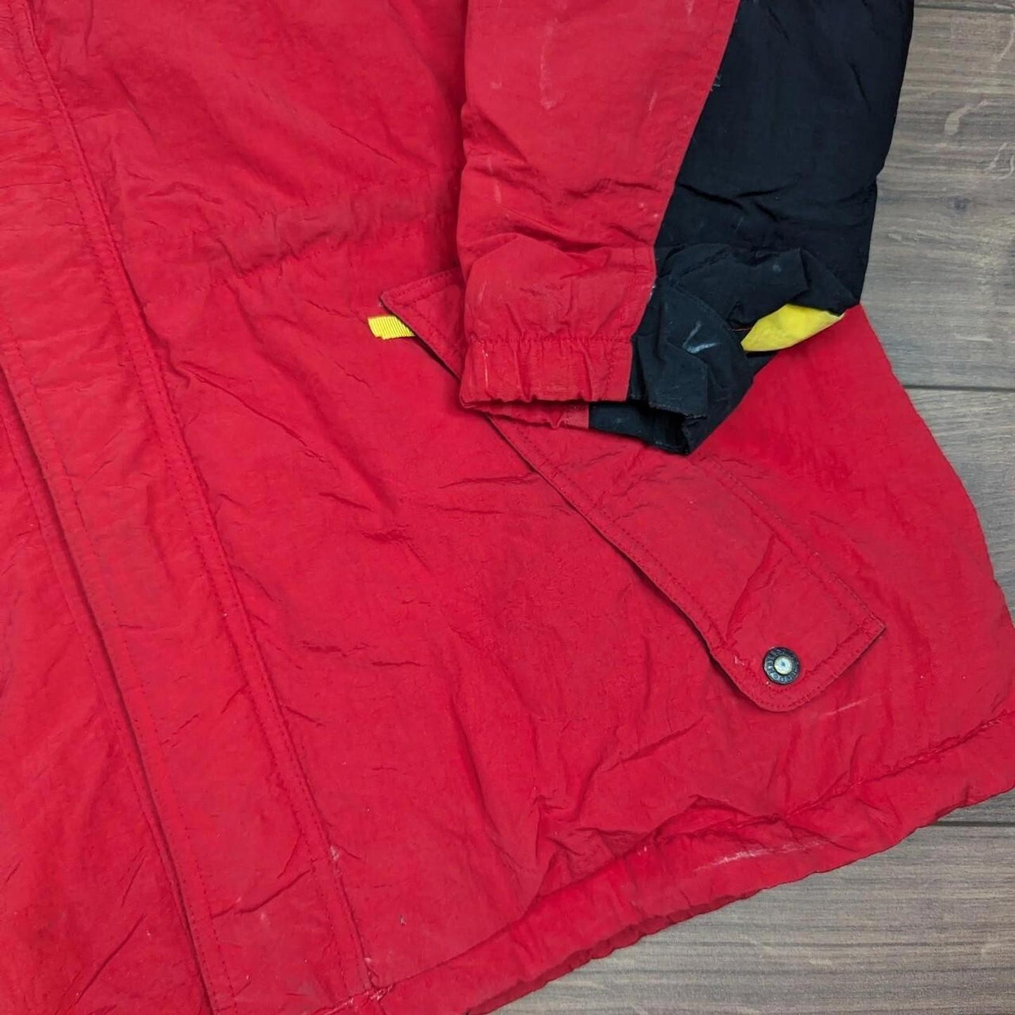 Vintage 1990's Marlboro Country Red Down Winter Ski Jacket Coat Men's L