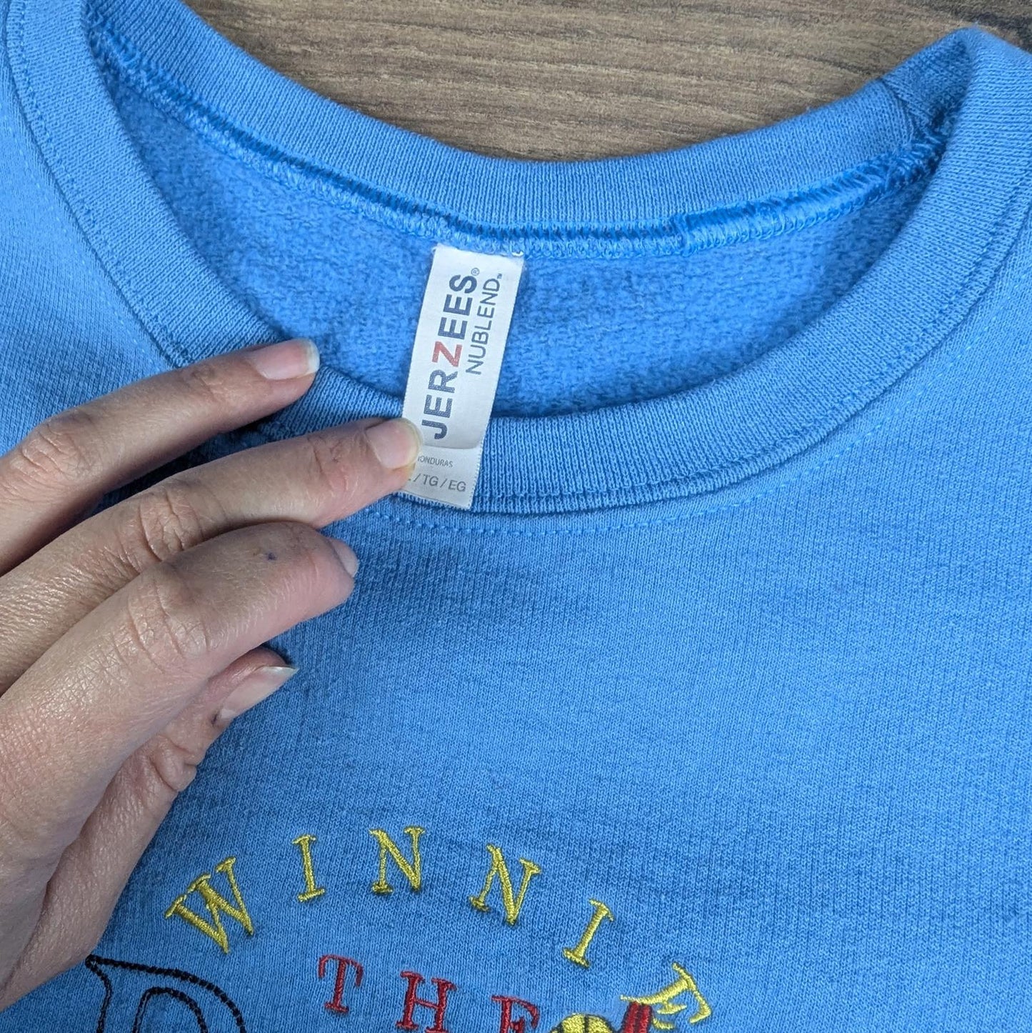 2000s Vintage Winnie the Pooh Blue Embroidered Sweatshirt Size XL