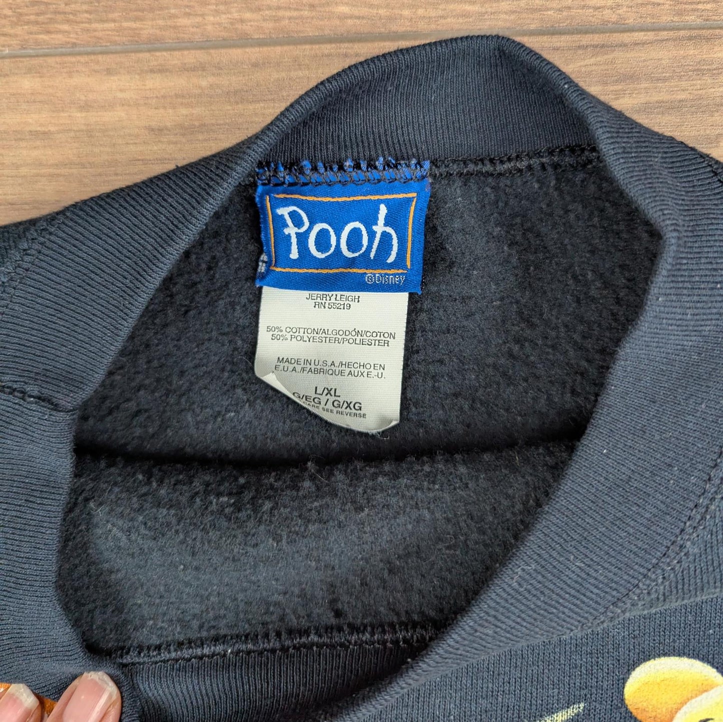 2000s Vintage Winnie the Pooh Tigger Black Graphic Sweatshirt Size L/XL