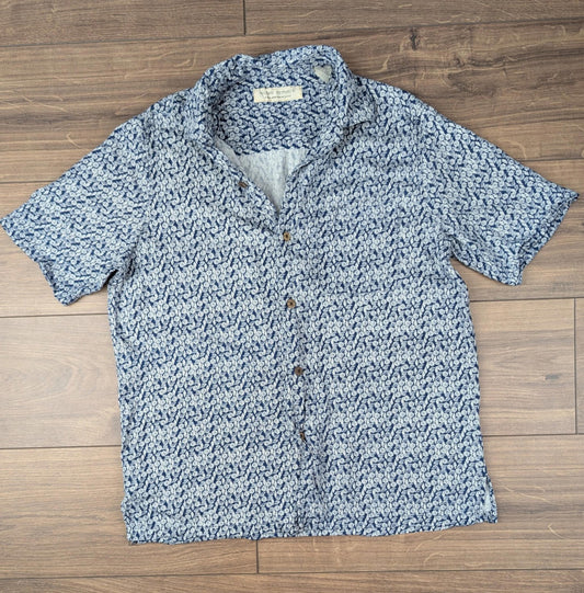 Vintage 1990s Hawaiian Shell Pattern Silk Shirt Size S