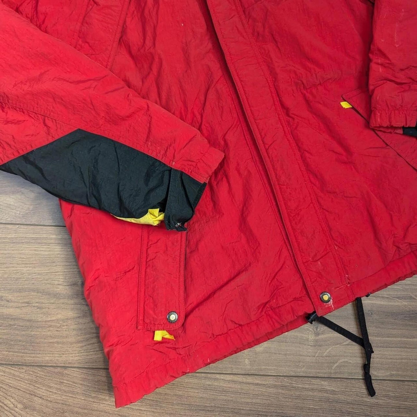 Vintage 1990's Marlboro Country Red Down Winter Ski Jacket Coat Men's L