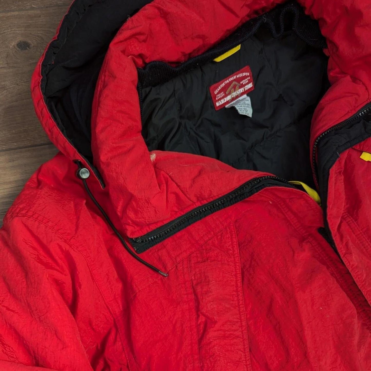 Vintage 1990's Marlboro Country Red Down Winter Ski Jacket Coat Men's L