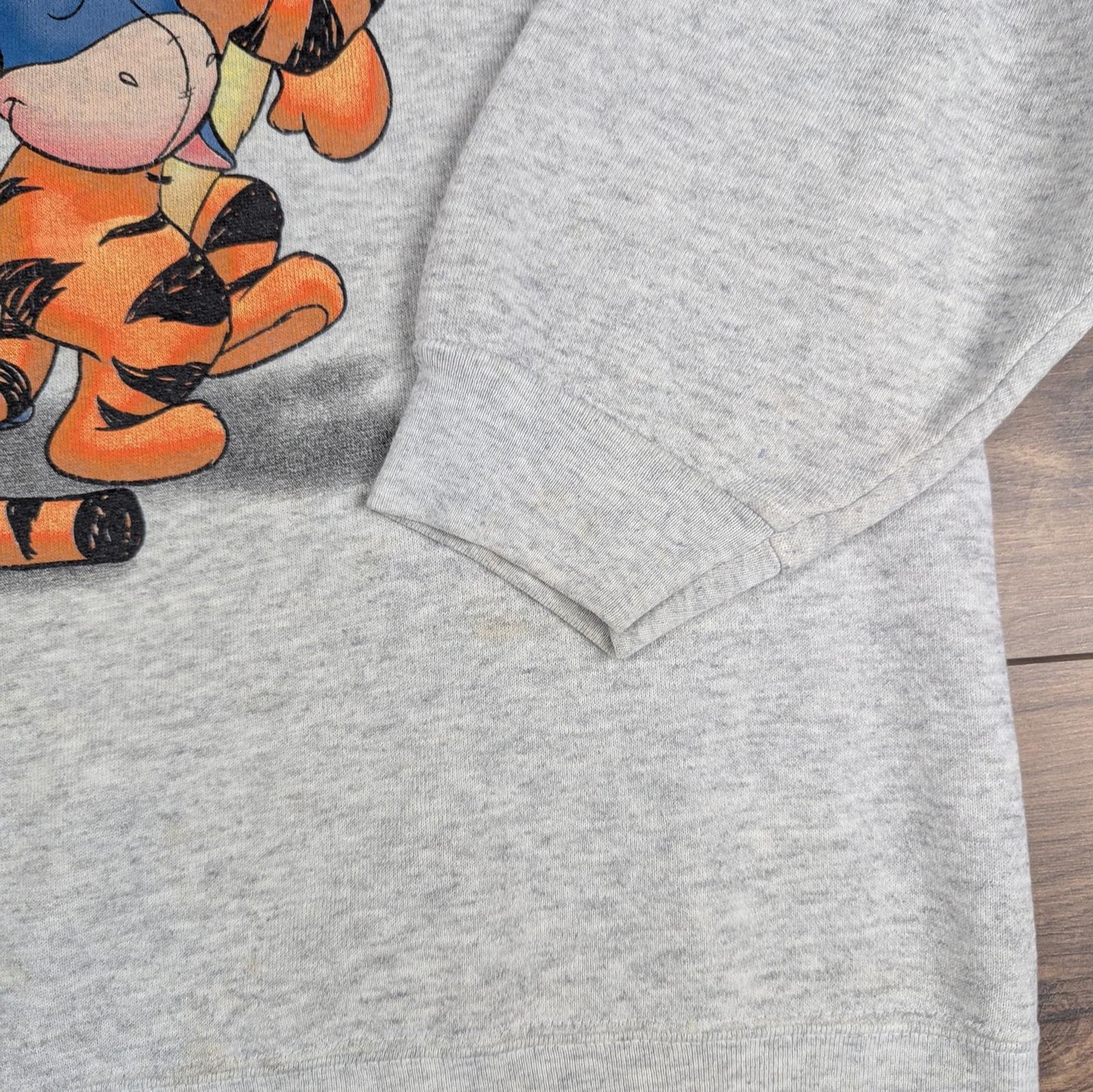 Vintage 1990s Winnie the Pooh & Friends Grey Sweatshirt Jumper Size L/XL